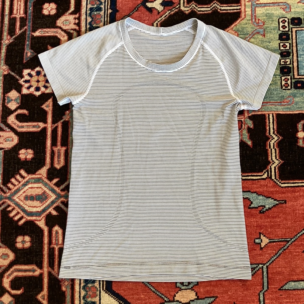 Lululemon Swiftly Short Sleeve Size 8